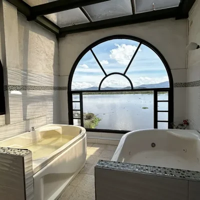 banera-hidromasaje-vistas-hotel-refugio-el-santuario-comfacundi-fuquene-colombia-1738672550
