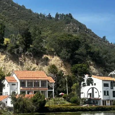 paisaje-laguna-hotel-refugio-el-santuario-comfacundi-fuquene-colombia-1738672517
